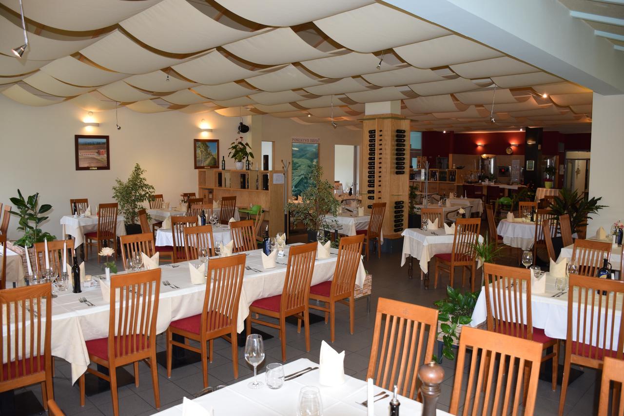 Restaurant Bric Dekani Luaran gambar