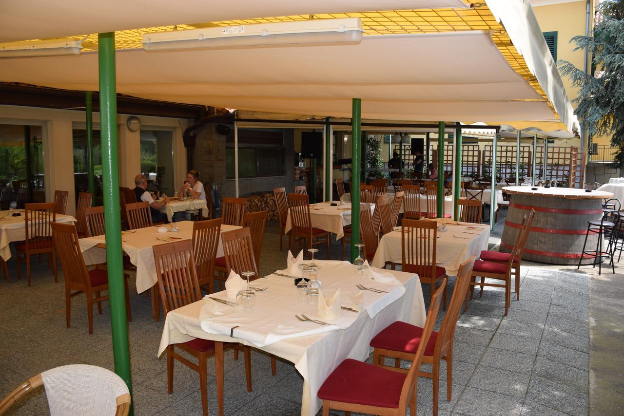 Restaurant Bric Dekani Luaran gambar